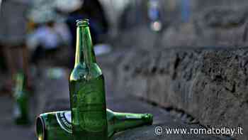 Picchiato da tre rapinatori che lo colpiscono alla testa con una bottiglia