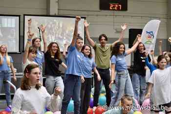 Jongeren laten zich niet tegenhouden door beperking en zingen en dansen  met Koen Wauters: “Dit is onbetaalbaar”
