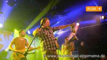 LaBrassBanda schickt das Ulmer Zelt auf Blasmusik-Achterbahnfahrt