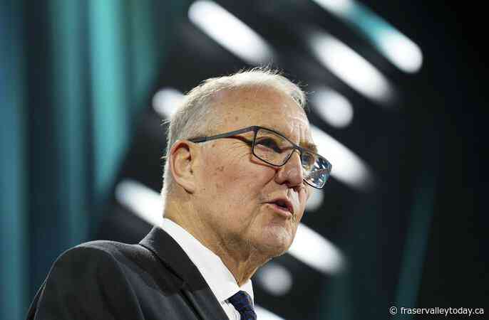 Canadian, Chinese defence ministers meet in Singapore as tensions rise over Taiwan