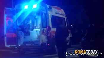 Incidente sulla A12, auto finisce contro il guard rail: due giovani estratti dalle lamiere. Uno è grave