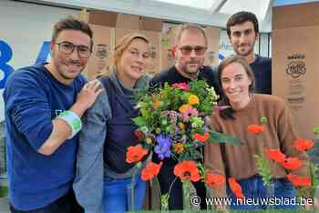 Fred verkoopt 1.000 boeketten om onderzoek naar MSA, waaraan zijn vrouw overleed, te steunen: “Zet in op neuro”