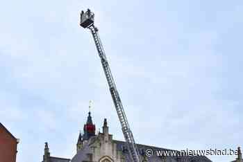 Ladderwagen moet nieuwe kandidaten lokken: “Wie wil er bij de brandweer ?”