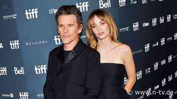 "Es ist ein glücklicher Ort": Maya Hawke fühlt sich wohl als "Nepo-Baby"