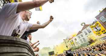 Breda loopt massaal uit voor promotiefeest NAC op Grote Markt