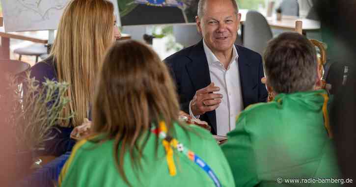 Scholz besucht vor Länderspiel EM-Fanzone in München