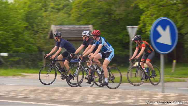 70-jarige promoveert 'op de fiets' aan TU/e: 'Nog niet zo oud als Biden'