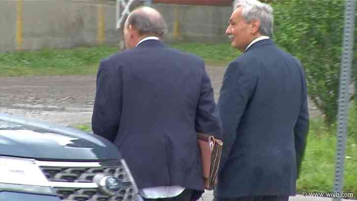 Court docs: Lawmaker exposes himself to neighbors while urinating