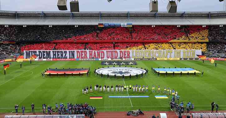 Kanzler bei der DFB-Auswahl in der Kabine