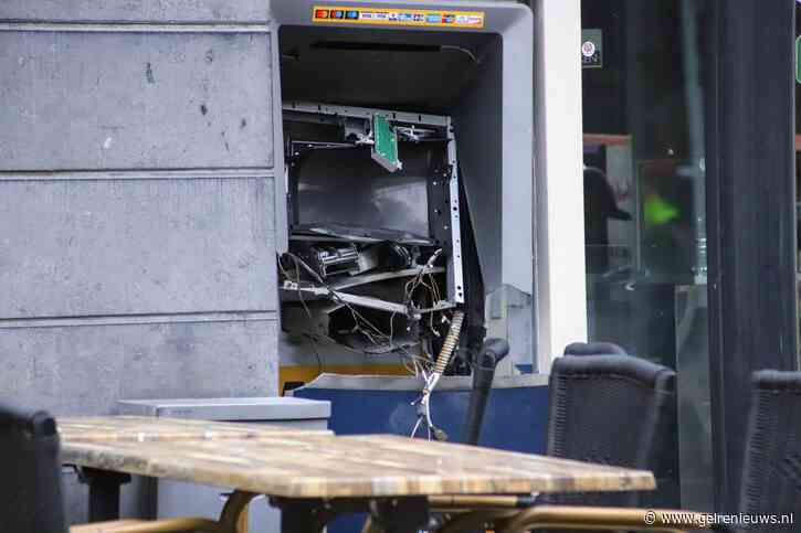 Pinautomaat uit gevel geblazen door plofkraak