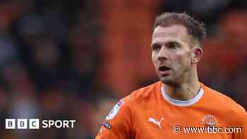 Blackpool sign forward Rhodes after loan spell