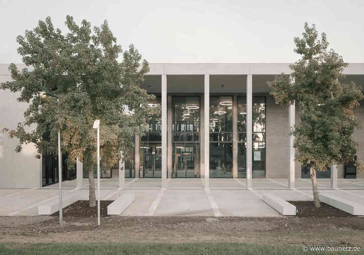 Kolossalordnung in Beton
 - Campuserweiterung in Rom von Labics mit Topotek 1