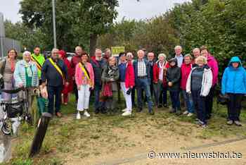Gemeente en wandelclub laten inwoners wandelen