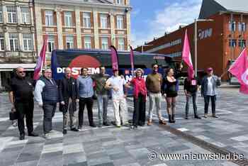 Nieuwe partij Voor U houdt stil protest aan Stem van Vlaanderen-bus: “We worden systematisch uitgesloten”