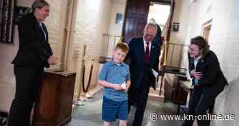 USA: Abgeordneten-Sohn (6) macht Faxen während Vater Rede hält