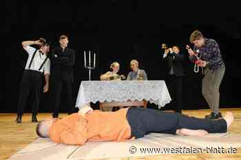 Gesamtschule Hüllhorst zeigt „Arsen und Spitzenhäubchen“