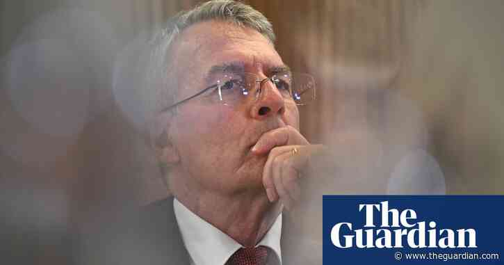 Labor fights for the right to shred documents if it loses office