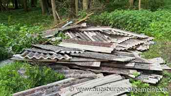Eternitplatten illegal im Wald entsorgt: Polizei sucht Umweltsünder