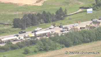 Collision on Highway 400 in Barrie causes traffic disruptions