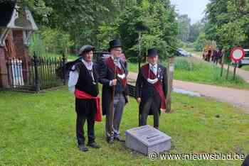 Gedenksteen voor 100 jaar vriendschap en Jordy is de nieuwe koning