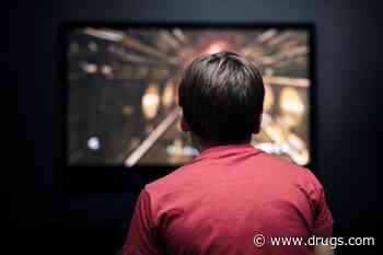 Two Key Steps to Curbing Your Tween's Screen Time