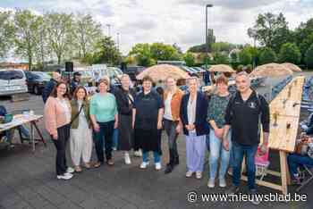 Gebabbel alom aan Langste Tafel en dat is net de bedoeling