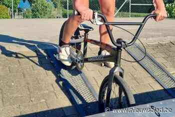 Dieven dringen langs piepklein raampje binnen in BMX-clublokaal: “Zes fietsen en muziekinstallatie gestolen”