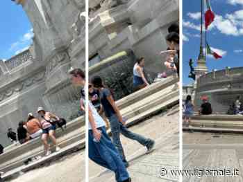 Altare della Patria, solito degrado a Roma: coi piedi a mollo nella fontana