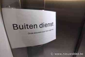 Lift van serviceflats in Achel al drie maanden buiten dienst: “Ik neem de trap, maar ik moet de leuning met twee handen vasthouden”