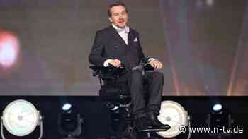 Seit 2010 im Rollstuhl: In Träumen kann Samuel Koch noch gehen