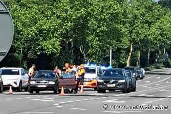 Diepenbeekse wiens rijbewijs net was ingetrokken, rijdt in op agent op de fiets