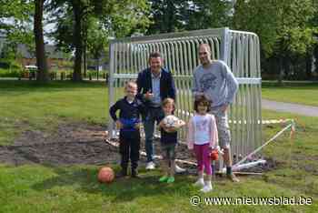 Vijf speelpleinen krijgen stevige voetbaldoelen: “Om vandalisme tegen te gaan”