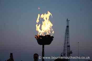 Hundreds come to Poole Quay for D-Day 80th anniversary