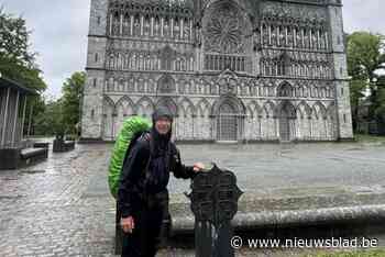 Bert (58) komt aan in Noorse Trondheim na pelgrimstocht van 619 kilometer: “In plaats van 29 stapdagen, deed ik er 28”