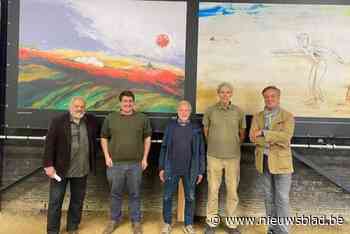 Petanquers gooien voortaan hun balletjes tussen kunstwerken: “Onze hal kon wat meer kleur gebruiken”