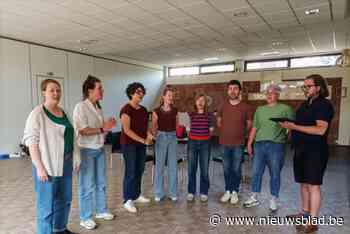 Het Zangerscollectief verkoopt wenskaarten om kinderliedjes op te nemen: “Door wenskaarten te sturen, geef je  eigenlijk muziek cadeau”