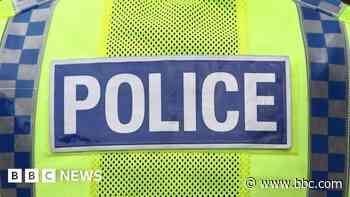 Suspected burglars arrested after leaving shoe at scene