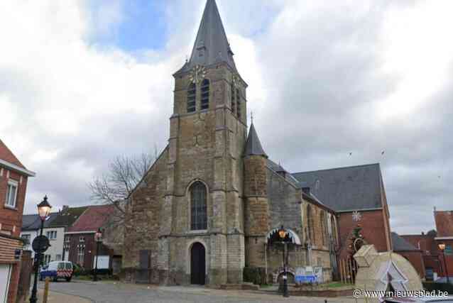 Dak en toren Sint-Amanduskerk ondergaan renovatie