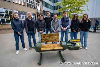 Gecrashte bommenwerper inspireert VTI-leerlingen: “Zitbank vormt blijvende herinnering aan tragedie”