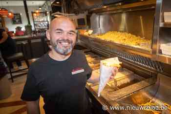 Breeënaar trakteert iedereen twee uur lang op frietjes: “Dacht dat hij een verborgen camera had”