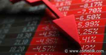 Big Friday Crypto Selloff Pulls Bitcoin Below $70K