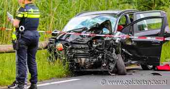 Ernstige aanrijding op beruchte weg bij Laag Soeren: acht gewonden (vier kinderen) naar ziekenhuis