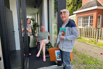 Auteur Jan Hertoghs promoot boek van deur tot deur in de Kempen: “Je vindt het vaak niet meer in de rekken”