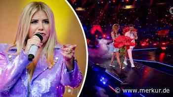 Was wohl Beatrice Egli dazu sagt? Florian Silbereisen hält beim „Schlagerbooom“ mit einer anderen Händchen