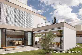 Taquari House / Estúdio Empena