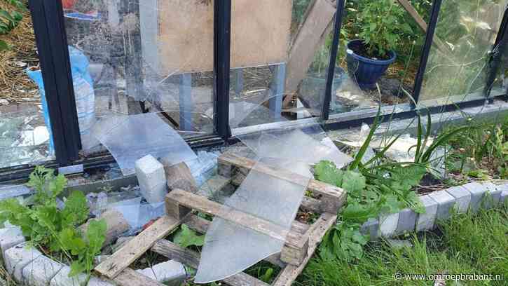 Opnieuw problemen voor buurtboerderij: nu kassen en groente vernield