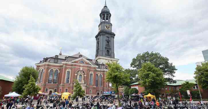 Tausende Biker beim Motorrad-Gottesdienst