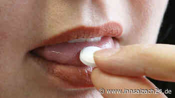 Studie zeigt: Körperhaltung entscheidend - so wirken Schmerztabletten schneller