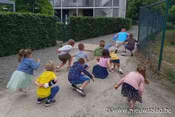 Basisschool opent beweegparcours voor jong en oud, met passage langs rusthuis: “Daar is het tijd voor gekke loopjes”