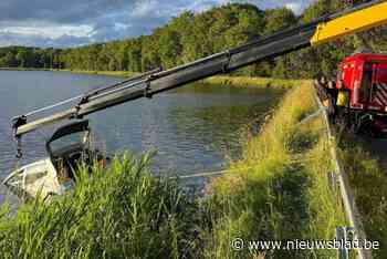 Man belandt met auto in Zuid-Willemsvaart in Dilsen